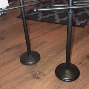 Coffee mug holder or wash cloths holder!